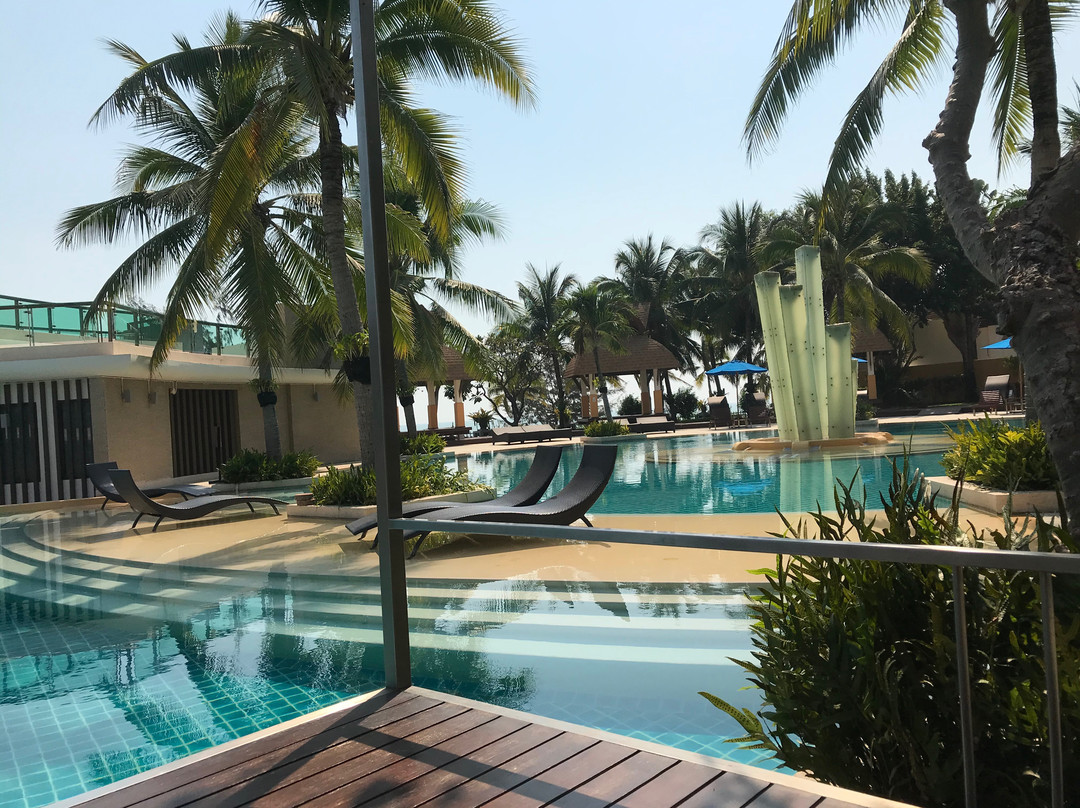 春地海滩度假村主图