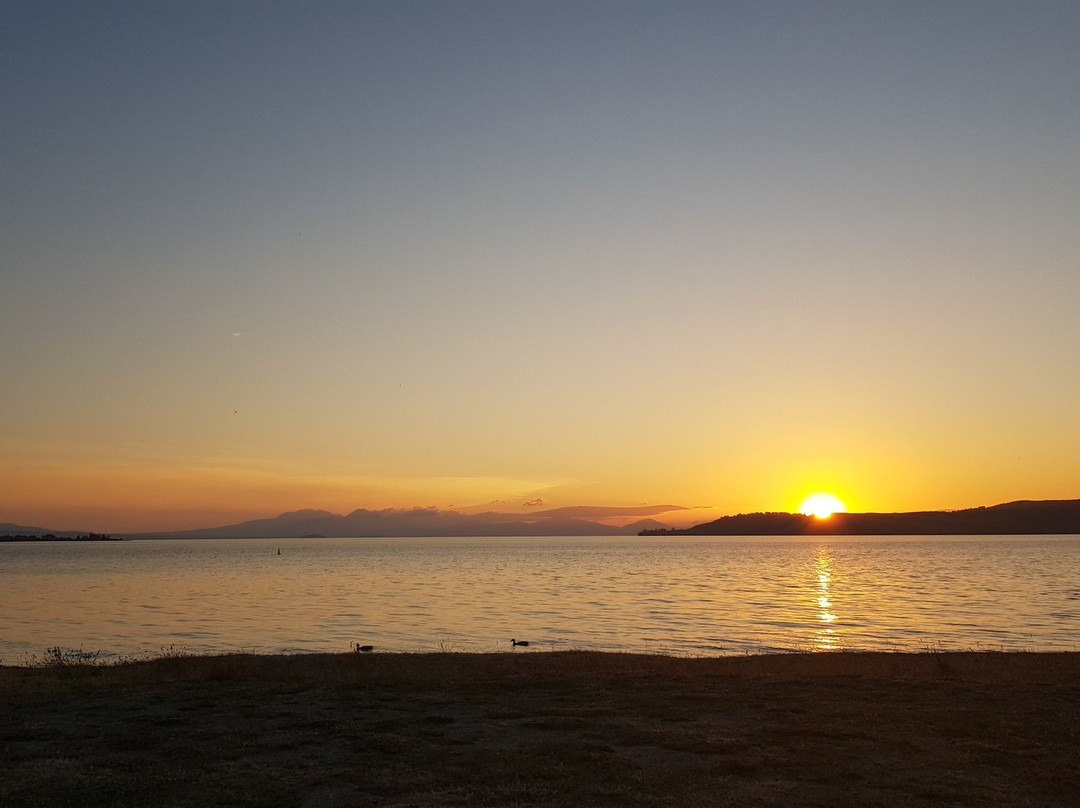 歌堡湖畔汽车旅馆主图