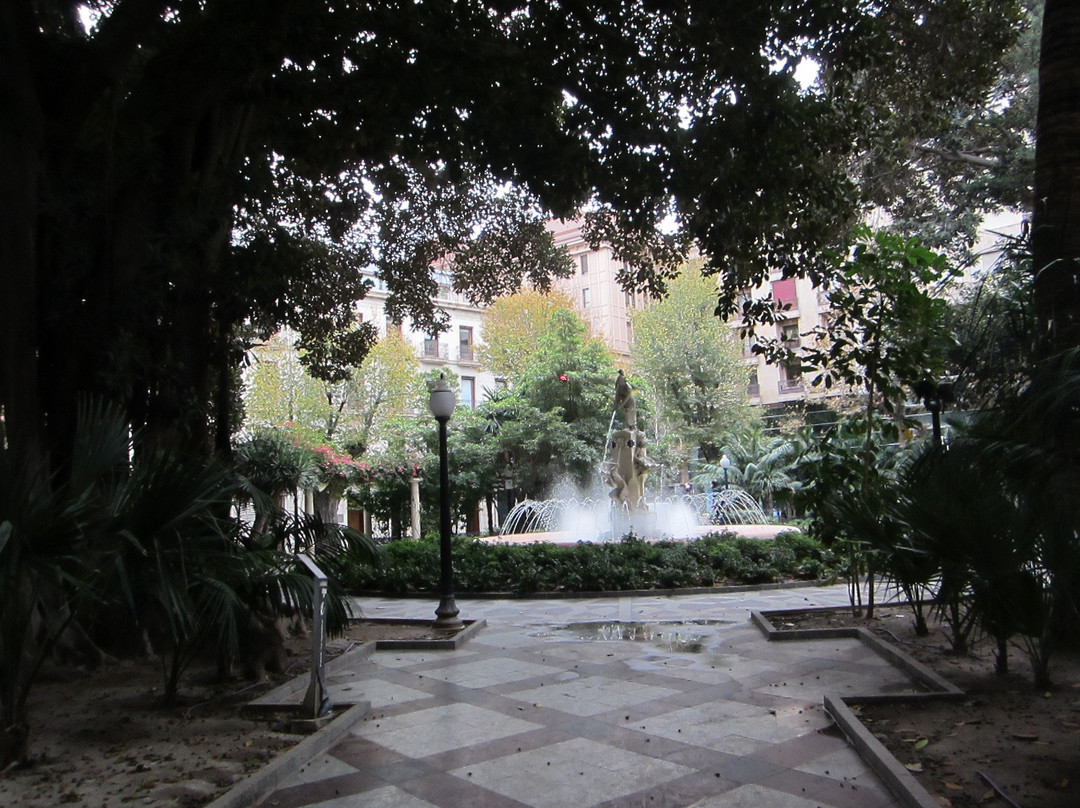 Plaça Gabriel Miró景点图片