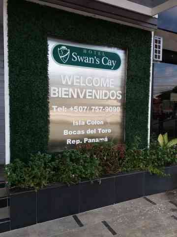 Swan's Cay Hotel-浴室