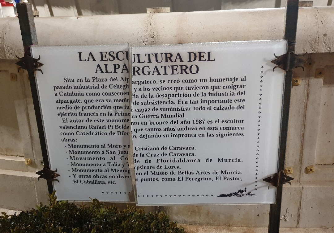 Escultura el Alpargatero景点图片