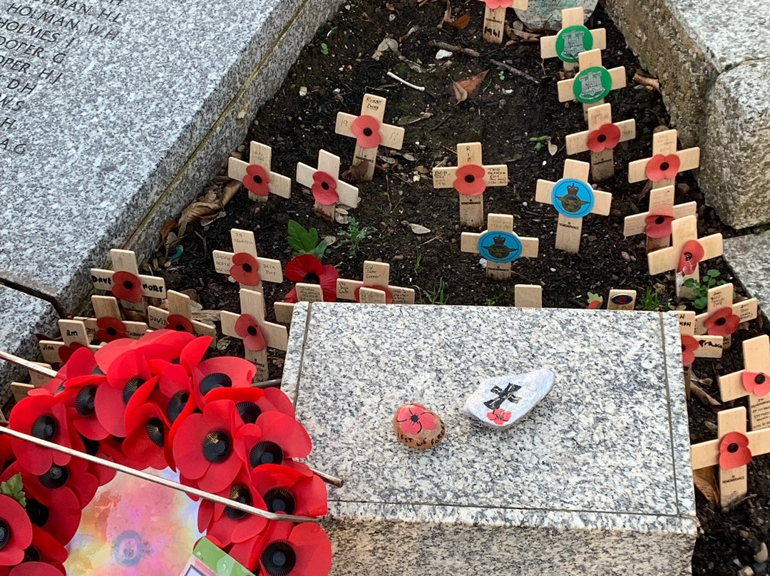 I & II World Wars Memorial-埃克斯茅斯必去景点