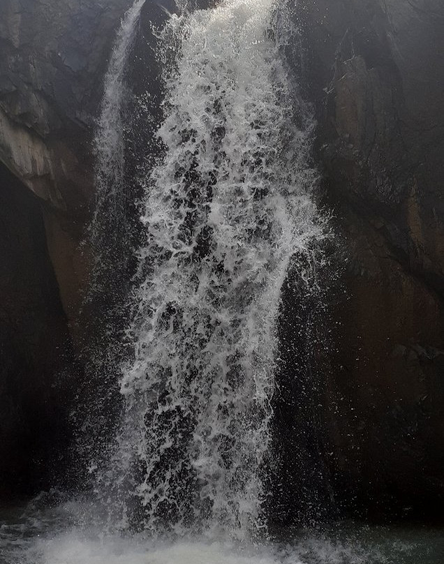 Gundichaghai Waterfall Overview景点图片