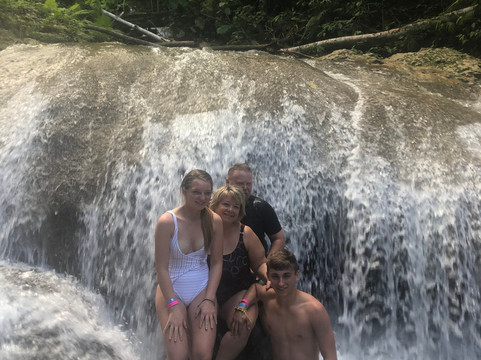 Dr. Fun Tours-奥乔里奥斯必去景点