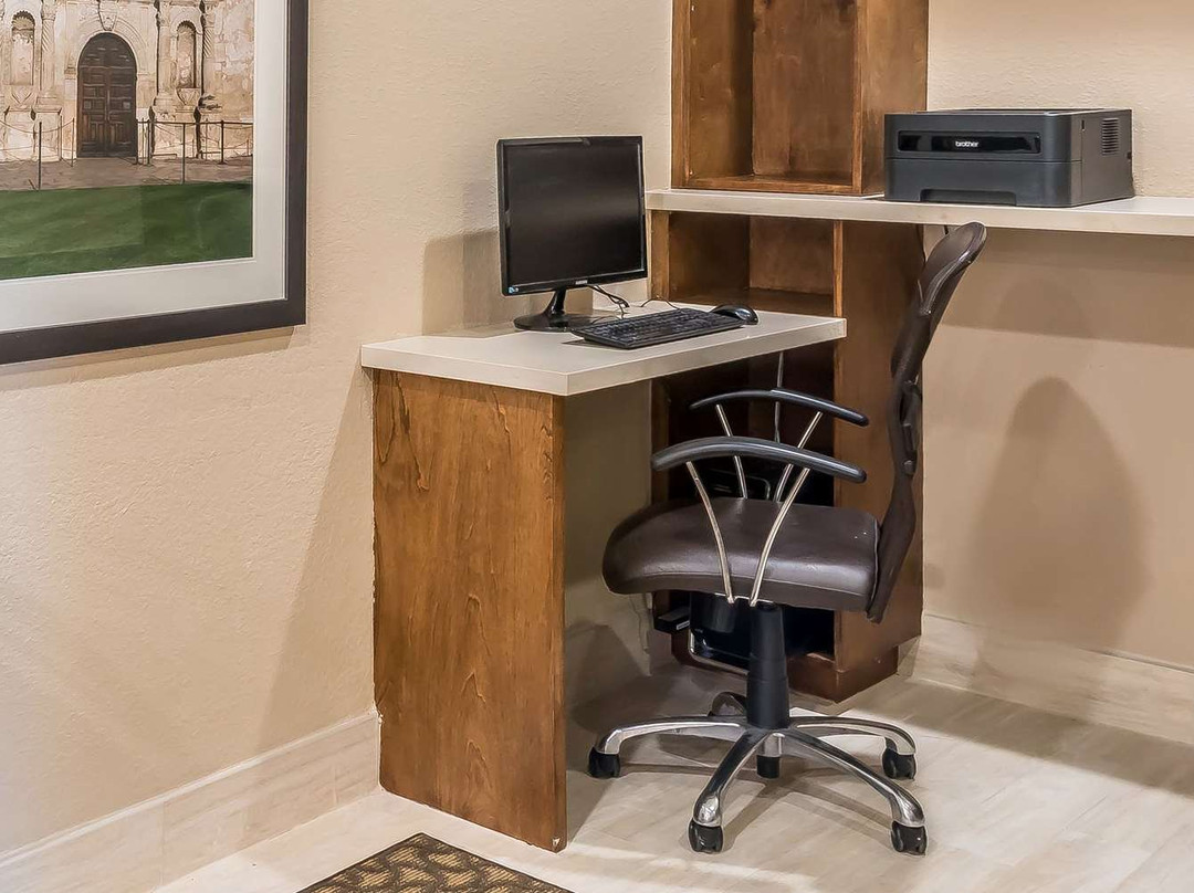 Comfort Inn I-10 East Near AT&T Center主图