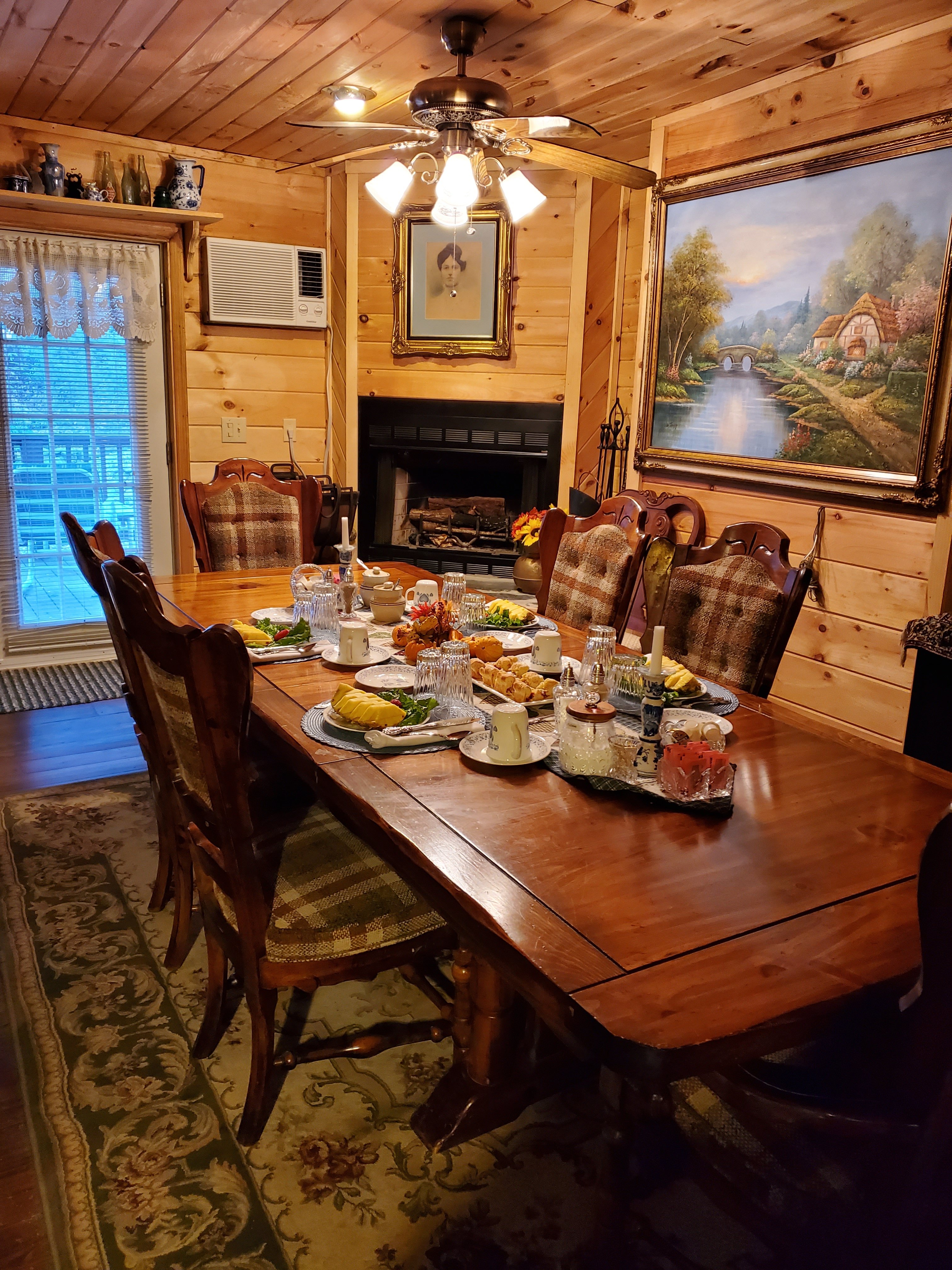 Misty Mountain Ranch-餐饮