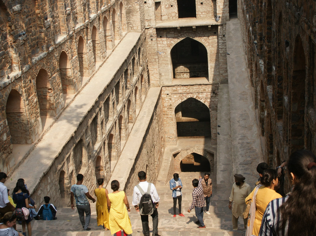 Rajon Ki Baoli-新德里必去景点