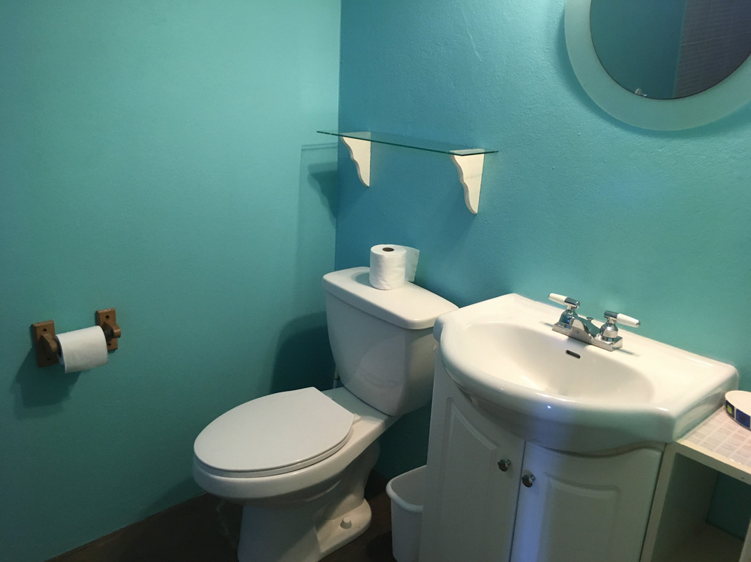 Miles Away Villa Resort & Spa主图