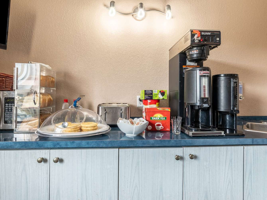 Knights Inn Orillia主图