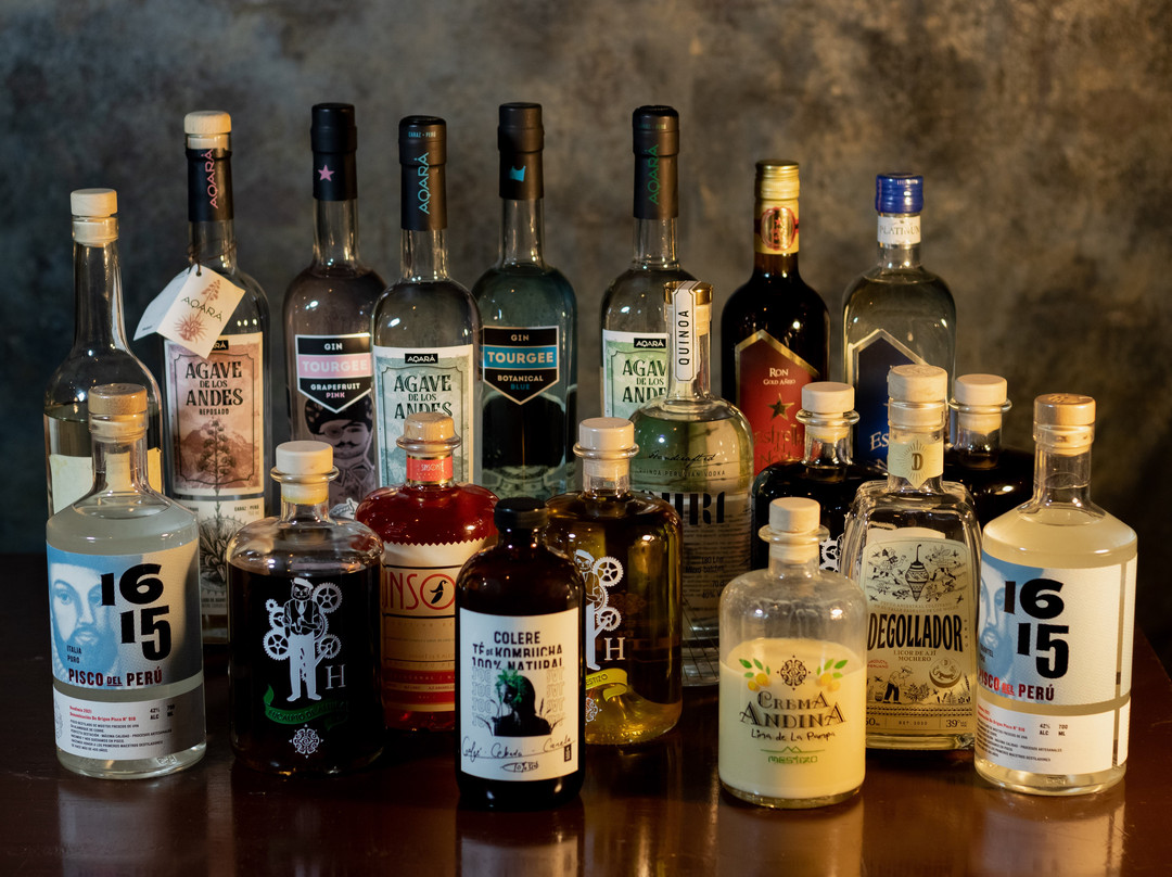 H Maquina Del Tiempo Cocktail Bar