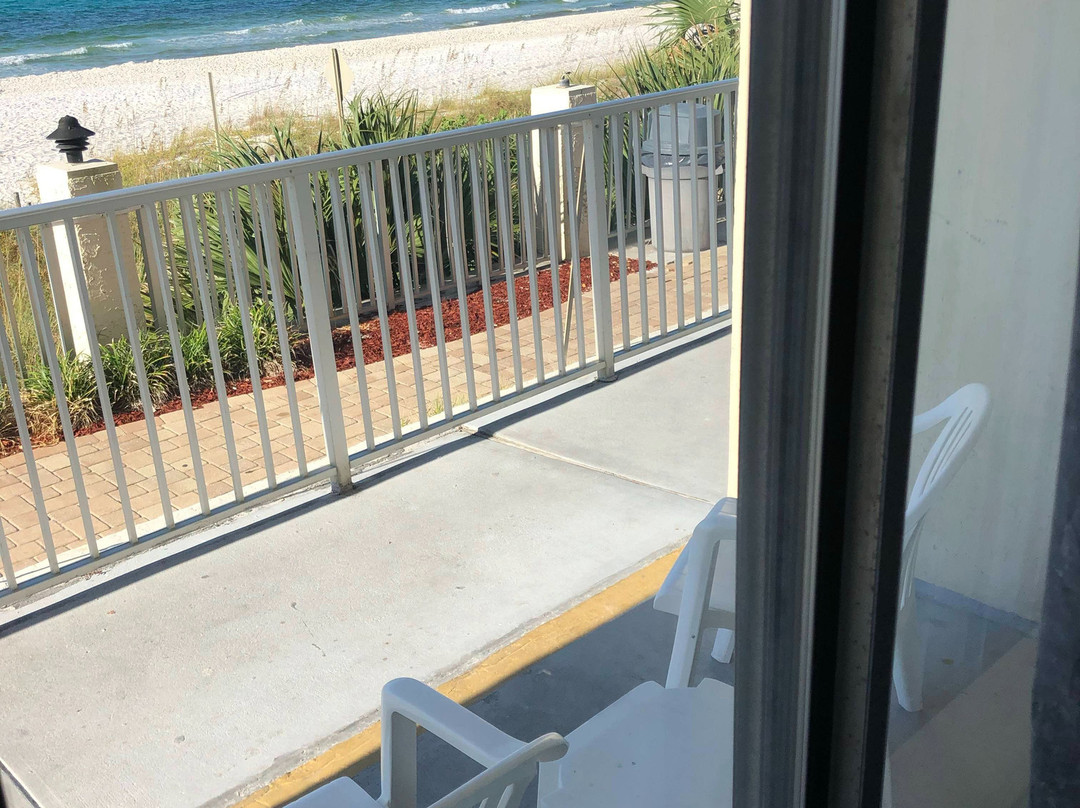 开曼汽车旅馆主图