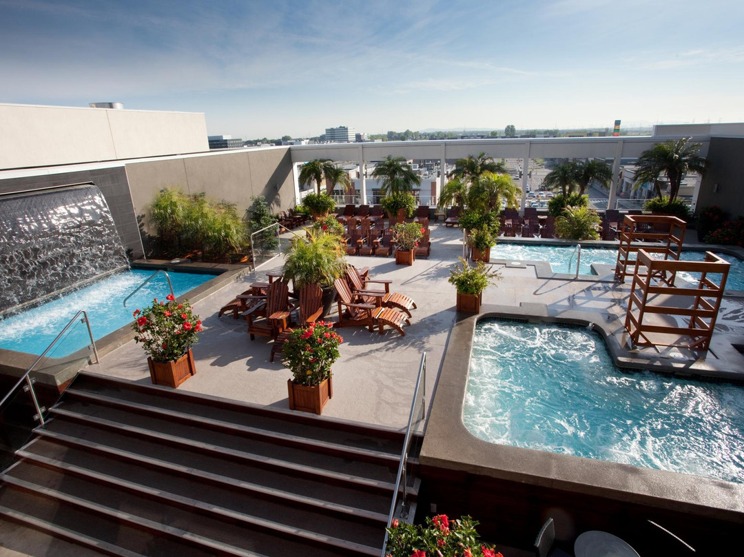 Skyspa Dix30-Brossard必去景点