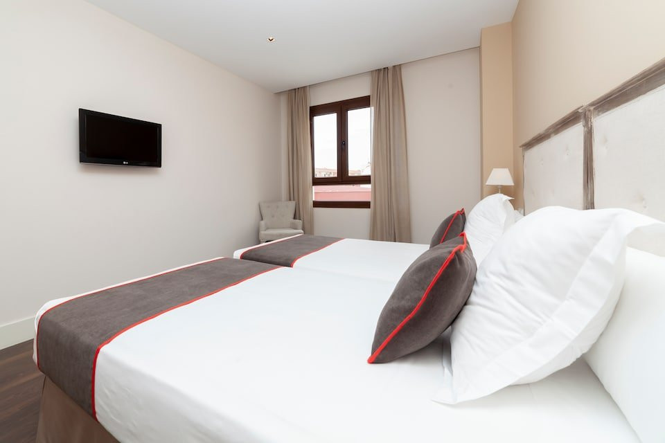 阿尔托拉酒店主图