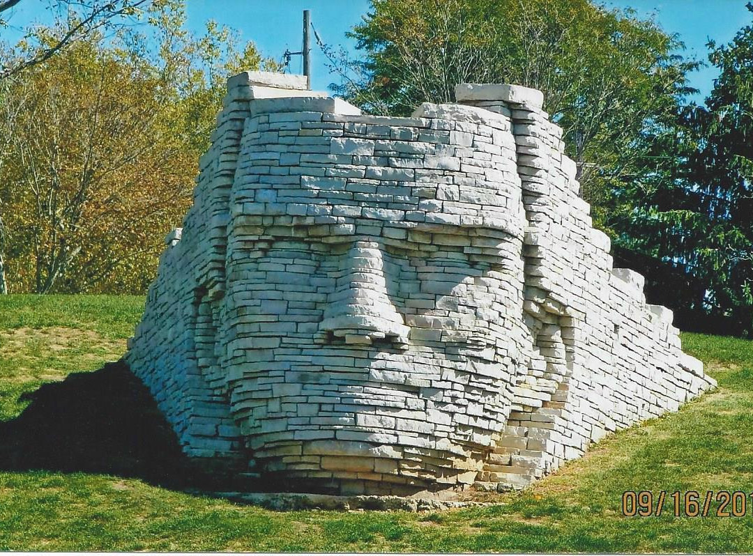 都柏林旅游景点-Chief Leatherlips Monument