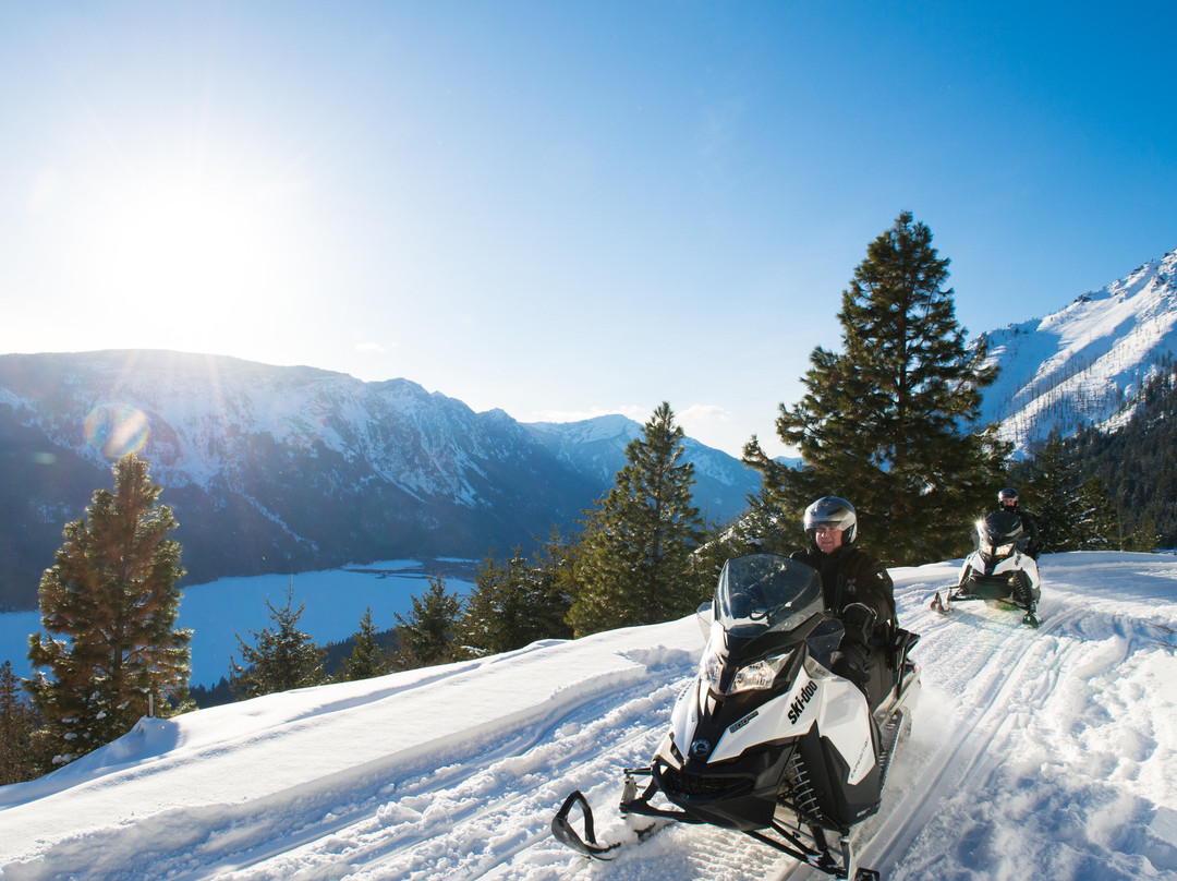 Leavenworth Snowmobile Tours at Mountain Springs Lodge景点图片