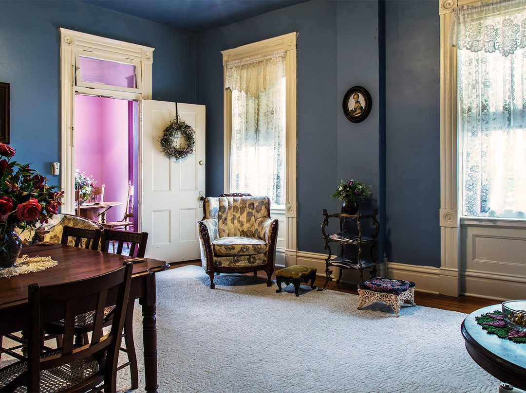 Heritage Lodging Bed and Breakfast主图