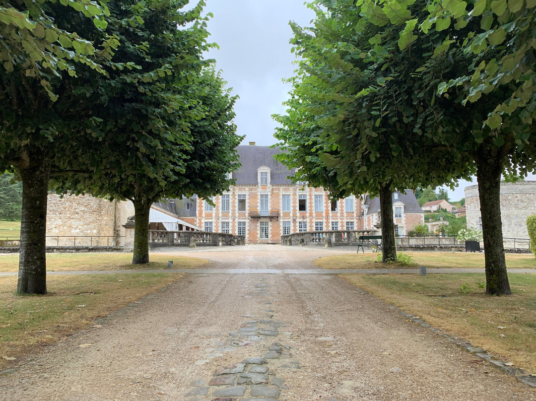Le Château d'Étoges主图