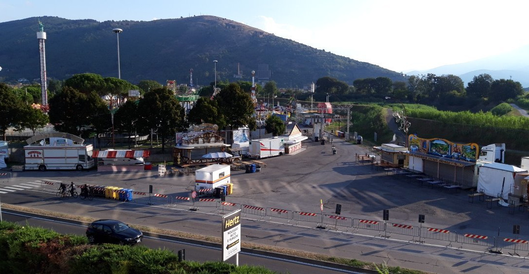 达蒂妮酒店主图