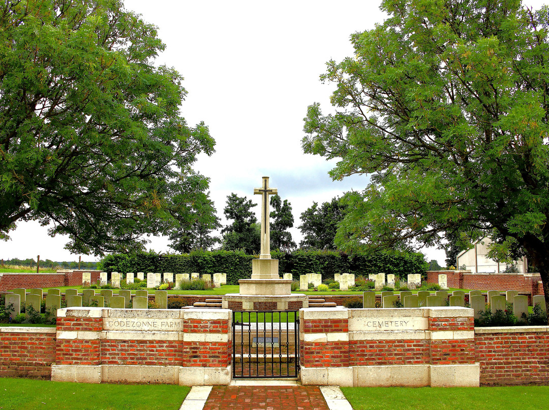 Godezonne Farm Cemetery景点图片