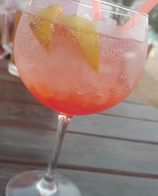 Beach Bar Seaway-欧布佐必去景点