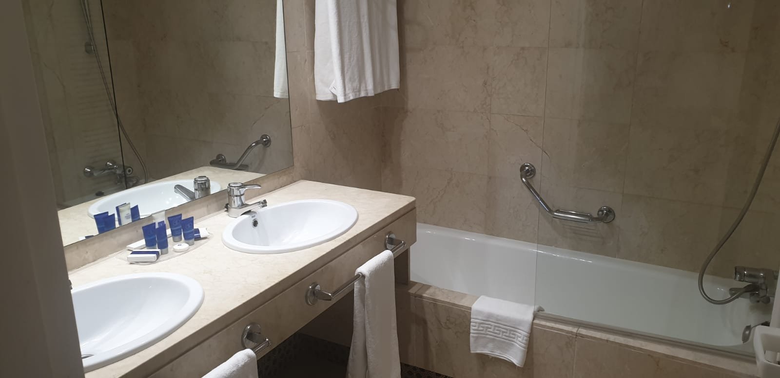 Hotel Almerimar-浴室