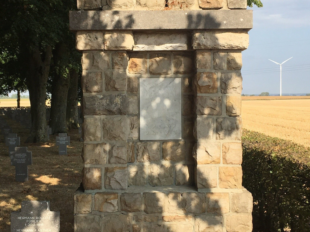 German war cemetery景点图片