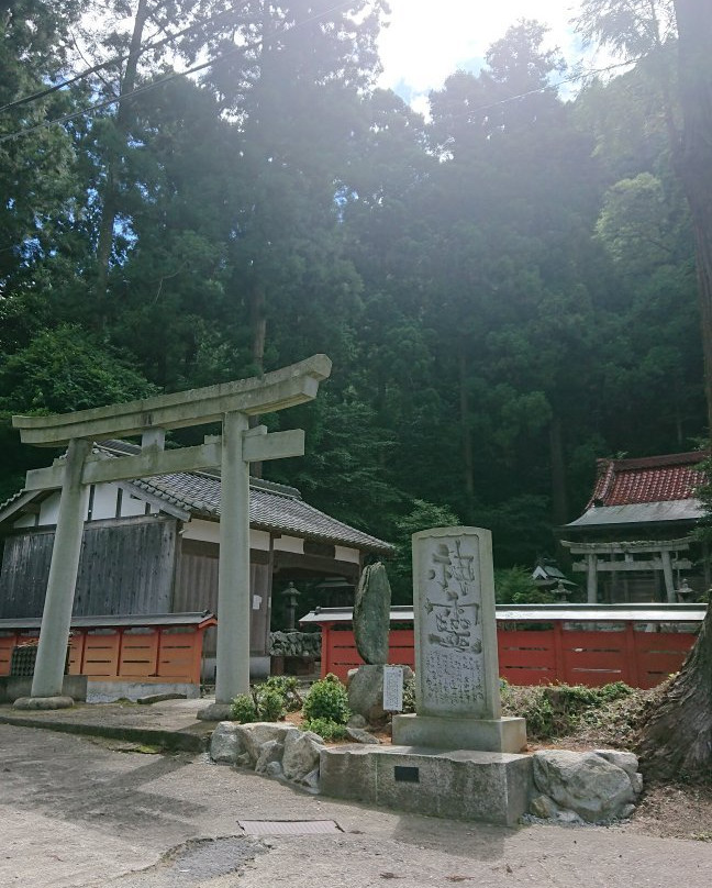 Takamahiko Shrine景点图片