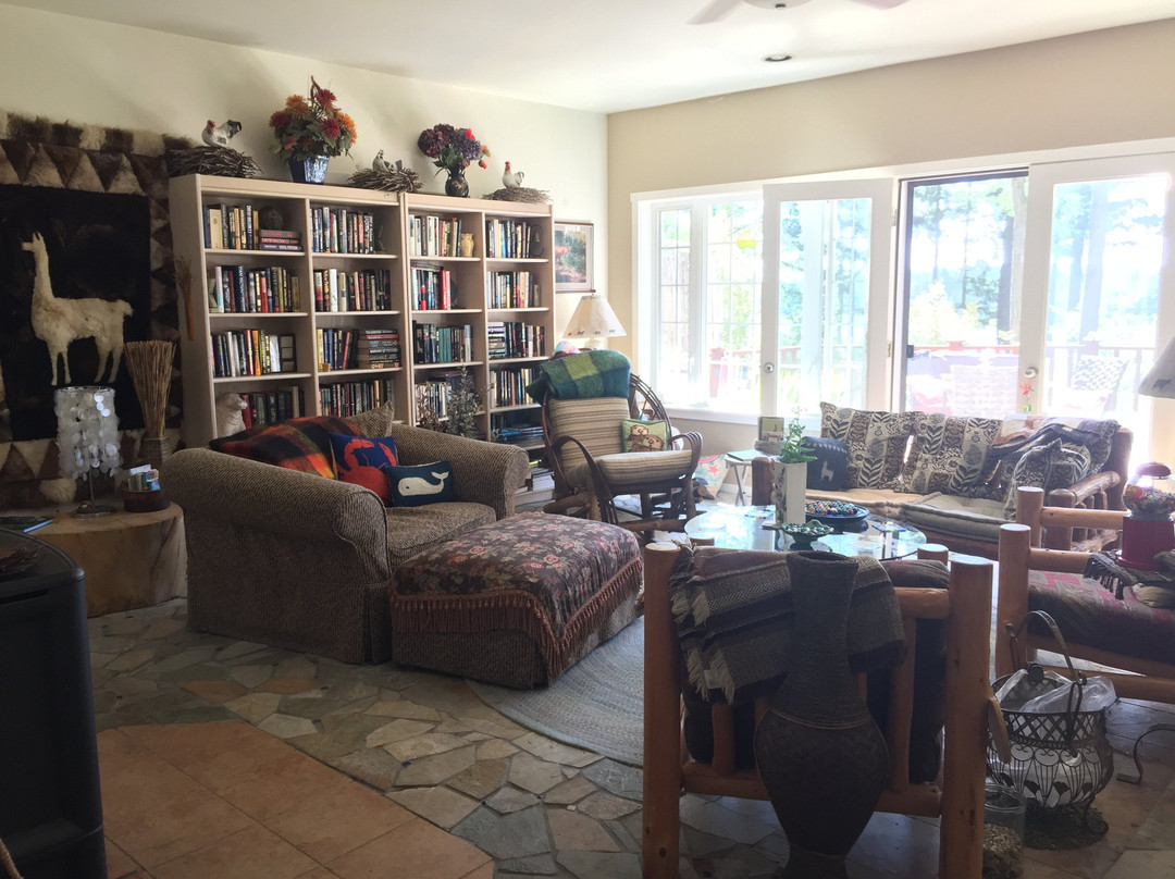 Inn to the Woods主图