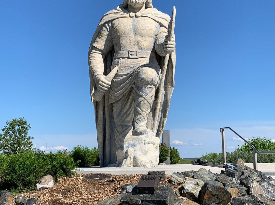 Gimli Viking Statue-基米尼必去景点