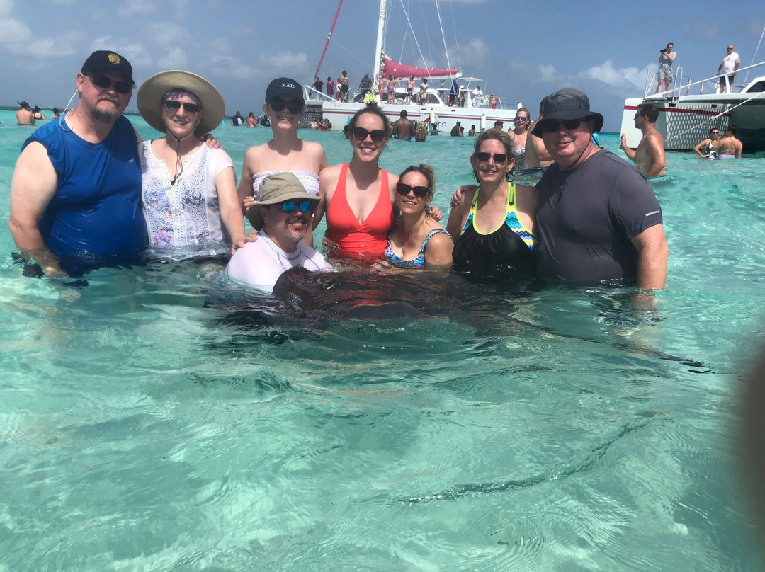 Crazy Crab Private Boat Charters-Camana Bay必去景点