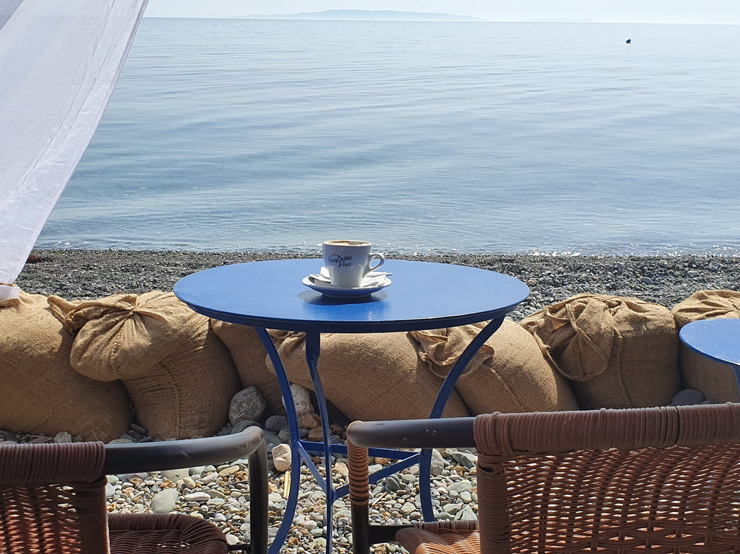 Beach Bar Kalo Livadi-Livadi必去景点