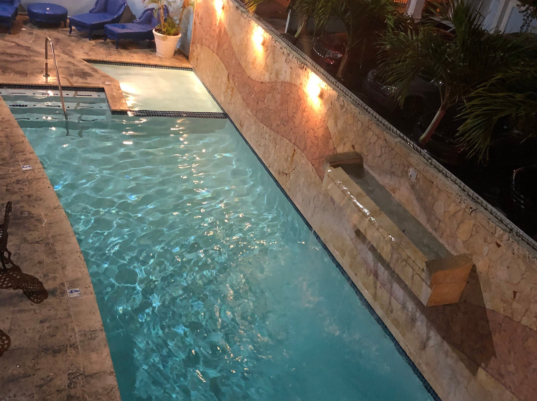 梅里亚庞塞酒店主图