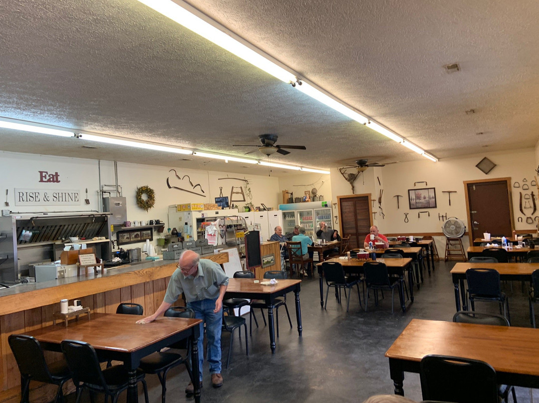 Clay City餐馆和美食-Old Timer's Market