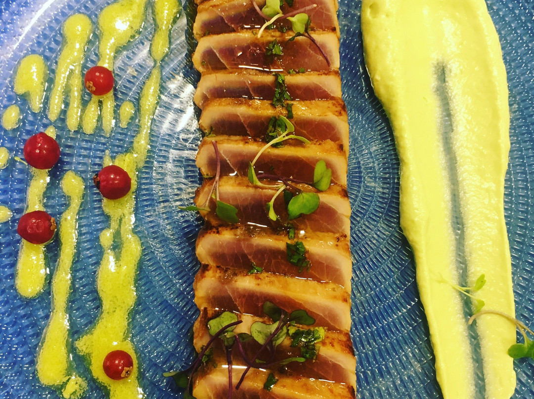 DGUST RESTAURANT