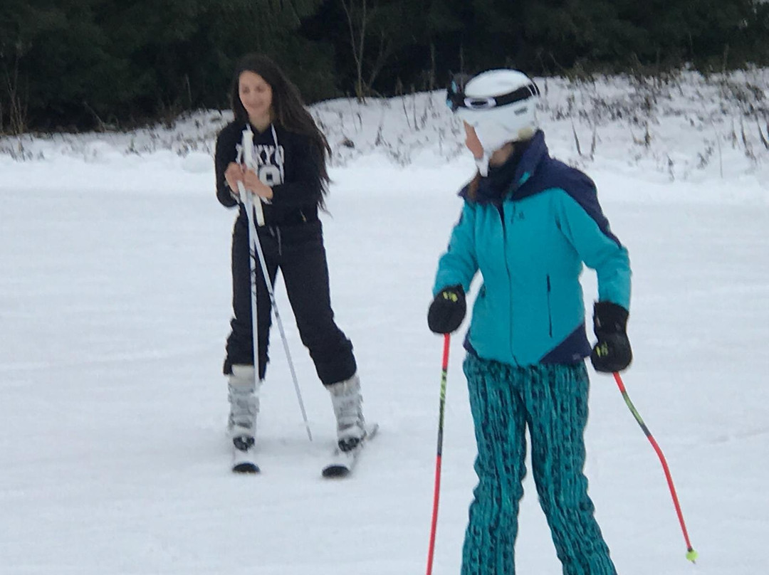 Eden Ski & Snowboard School and Rental Centre (Poiana Brasov)景点图片