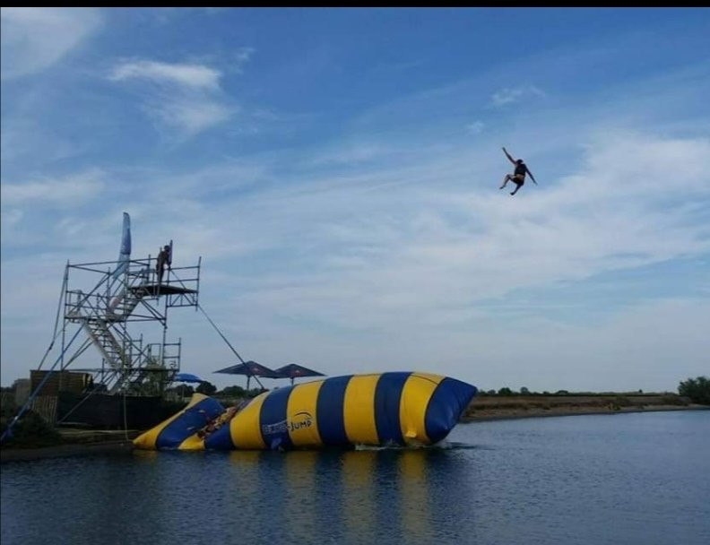 L'As Jump Blob jump景点图片