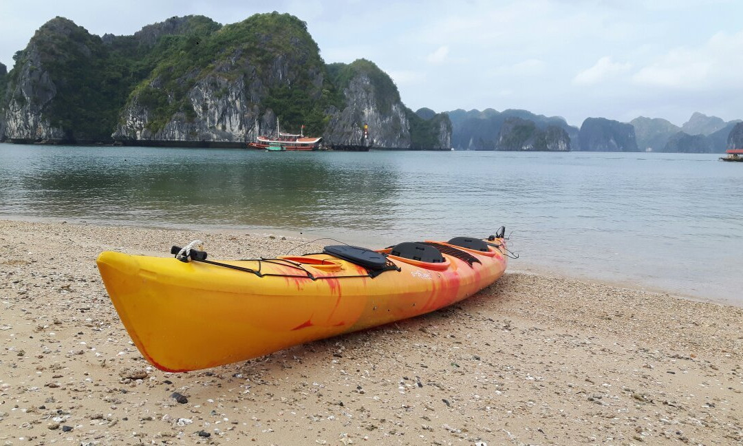 Cat Ba Kayak Adventures景点图片