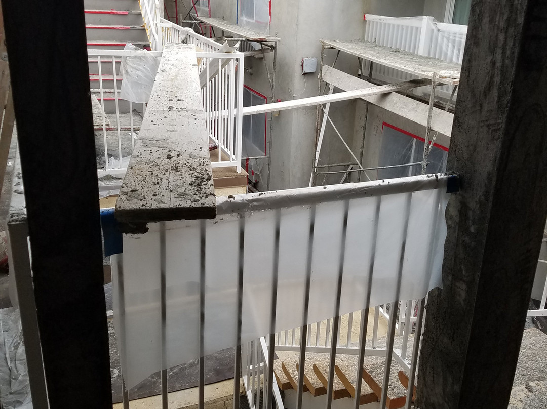 Ocean Surf Inn & Suites主图