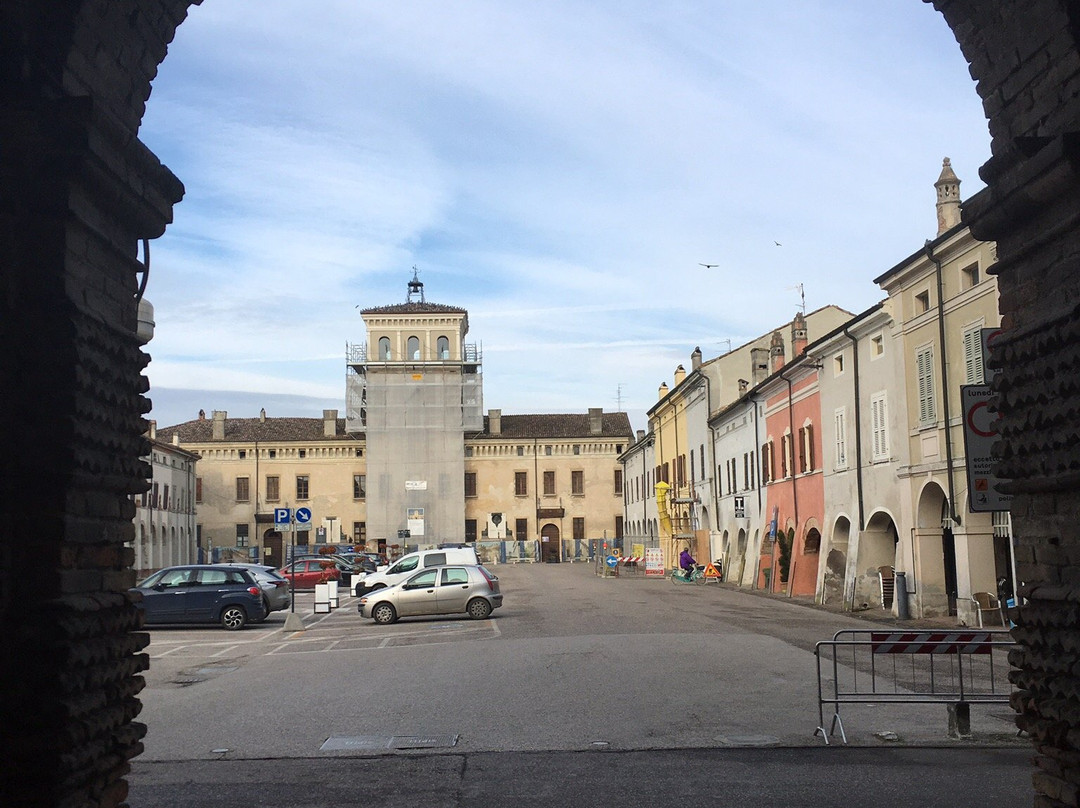 Torre dell'orologio di Rivarolo Mantovano景点图片