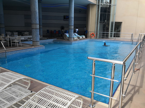 Pyramid Continental Hotel主图