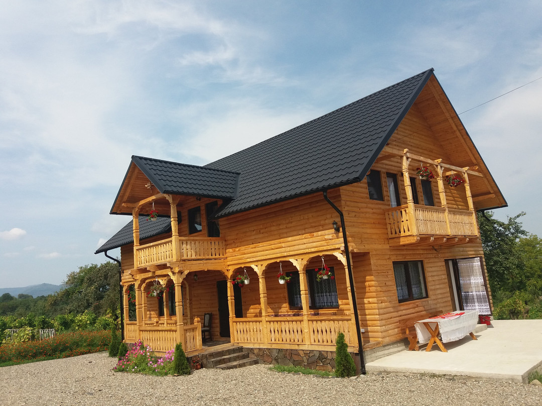Casa Maramureseana Larisa