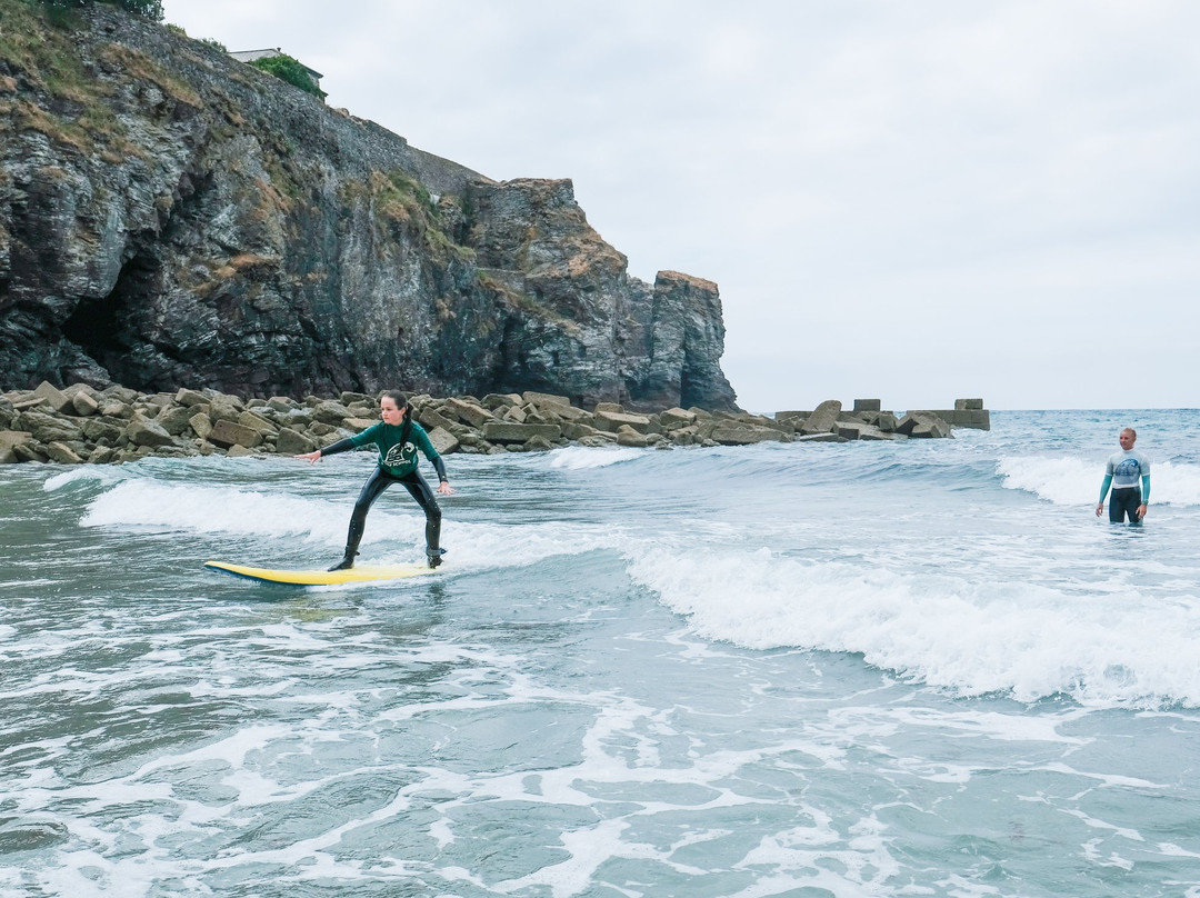 Breakers Surf School景点图片
