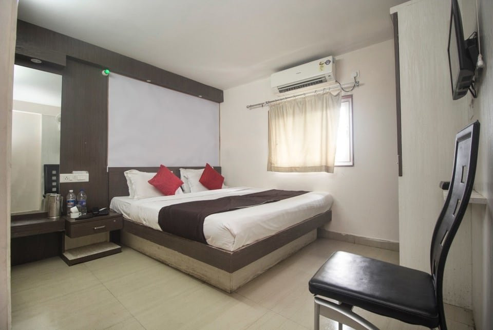 OYO 12305 Raj Residency主图