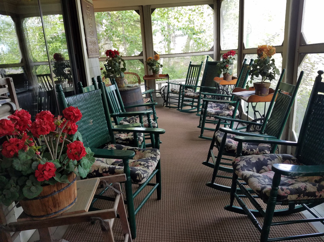 Big Moose Inn, Cabins & Campground主图