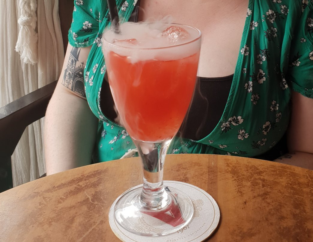 Sunshine cocktails bar-Hanioti必去景点