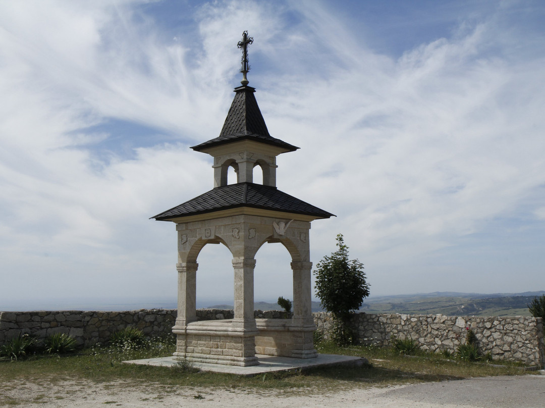 Biserica Dintr-O Piatra景点图片