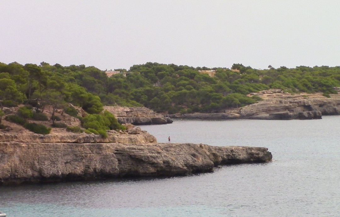Cala d'en Borgit Beach-桑塔尼必去景点