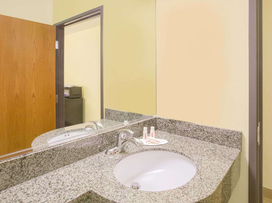 Microtel Inn & Suites by Wyndham Delphos主图