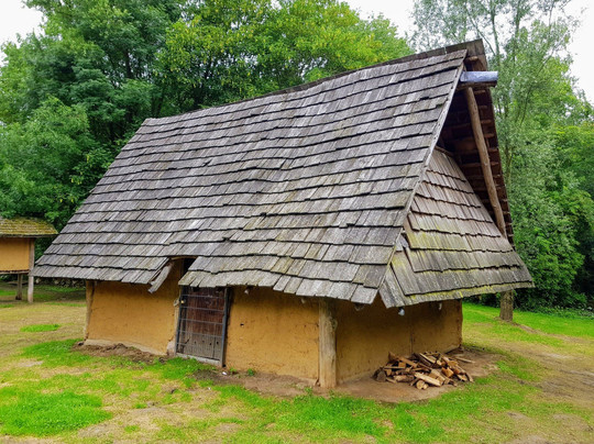 Eisenzeitliches Gehöft-拉廷根必去景点