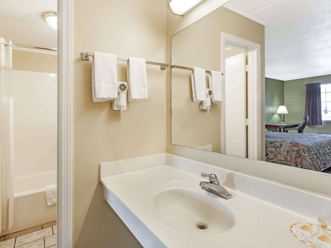 Days Inn by Wyndham Lenoir City主图